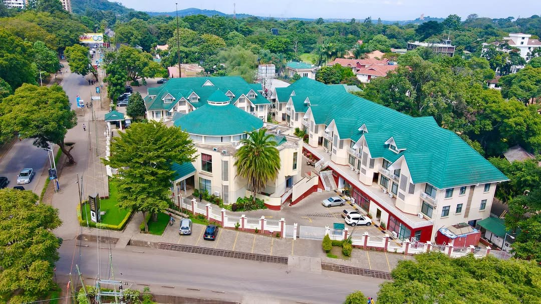 Gold Crest Hotel - Gallery Image 3